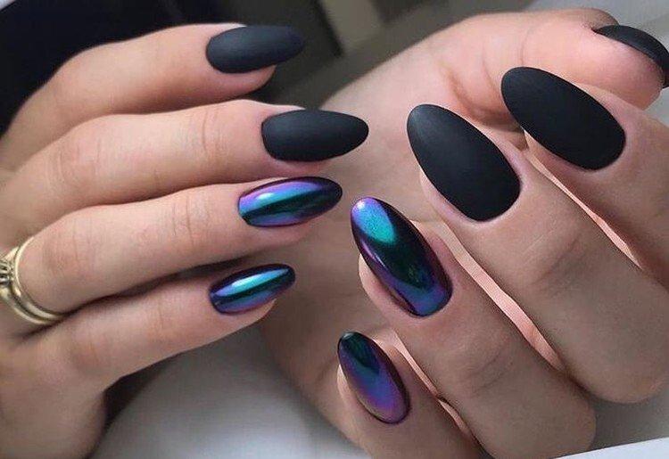 Черный маникюр с втиркой