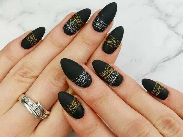Черный маникюр – фото и красивые идеи