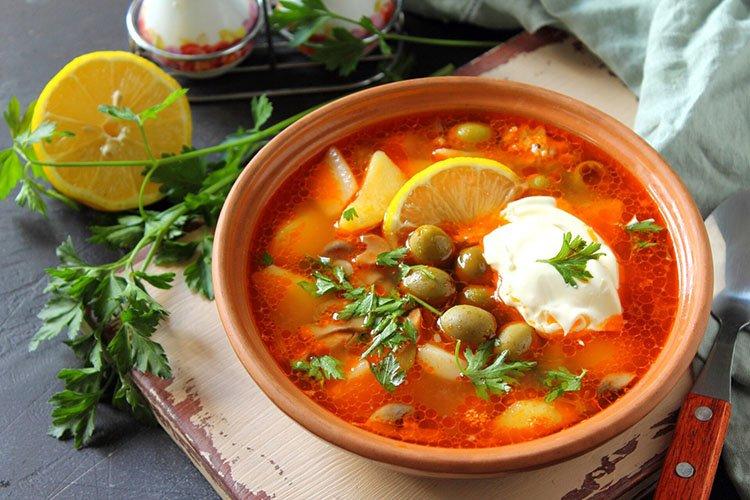 Как приготовить солянку: 10 лучших рецептов (пошагово)