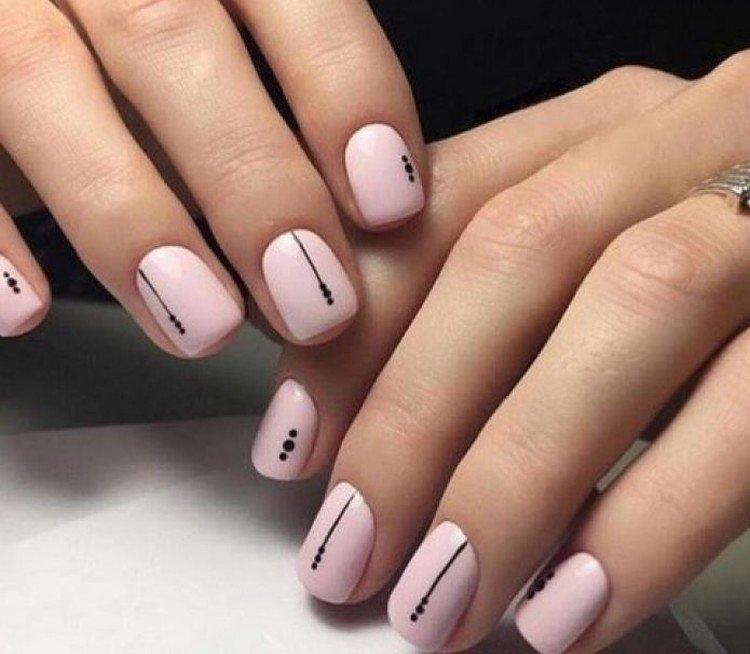 Нюдовый маникюр с геометрией