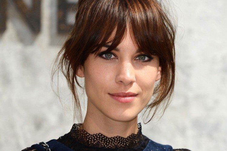 Стрижки с челкой 2021 – фото и красивые идеи