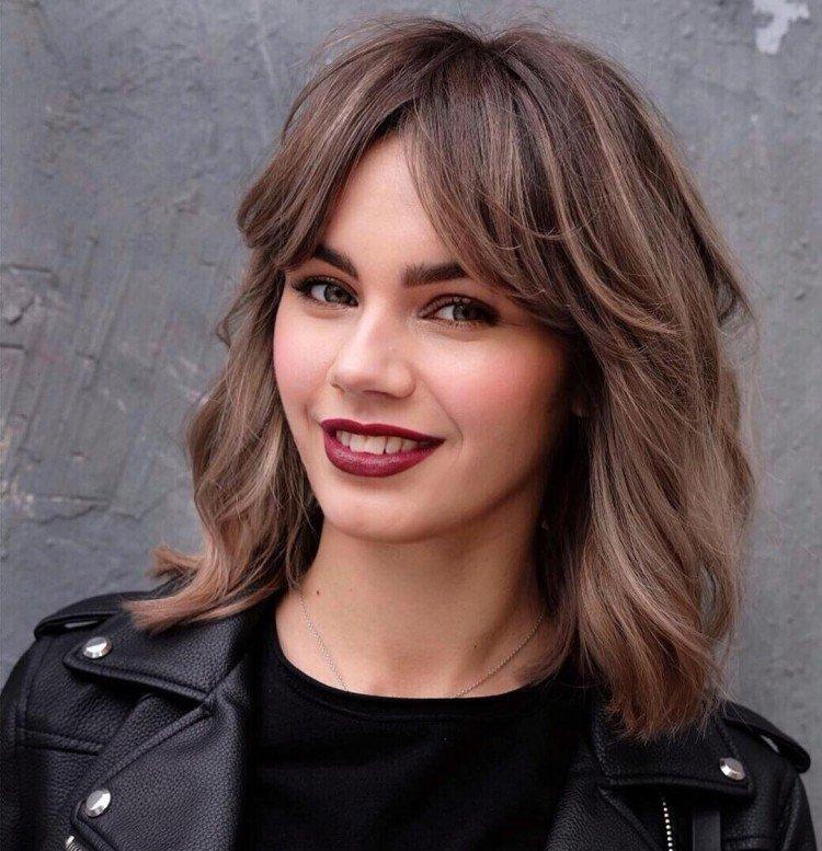 Стрижки с челкой 2021 – фото и красивые идеи