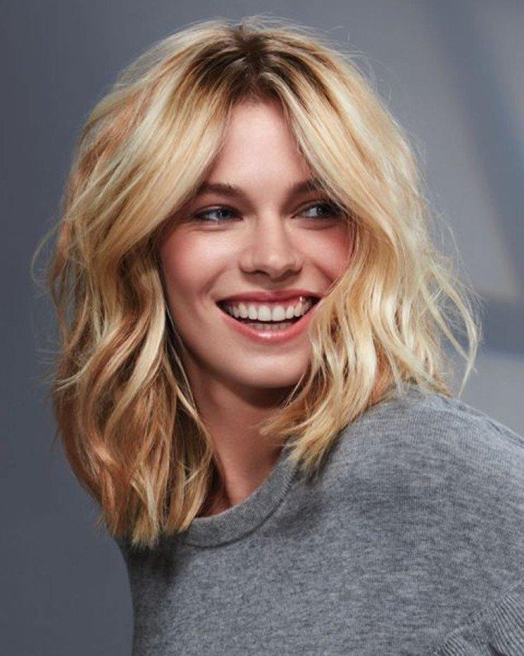 Стрижки без челки 2021 - фото и идеи