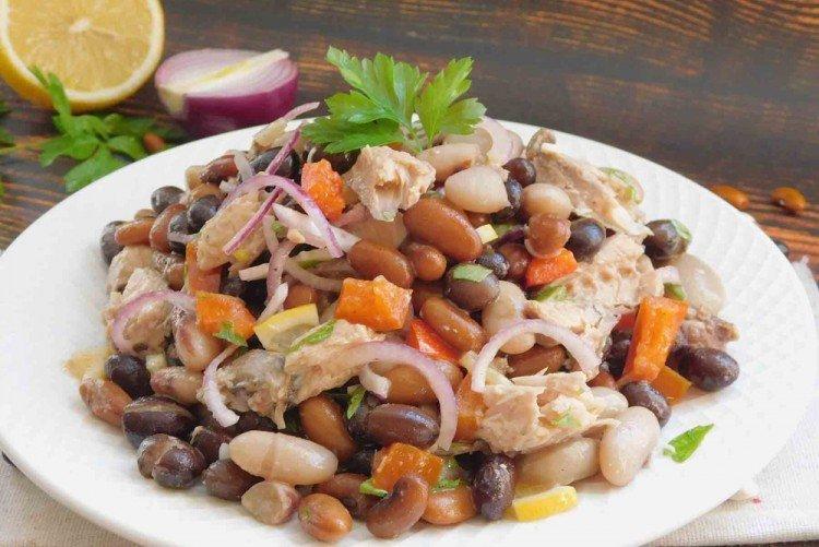 Рыбный салат из минтая с фасолью