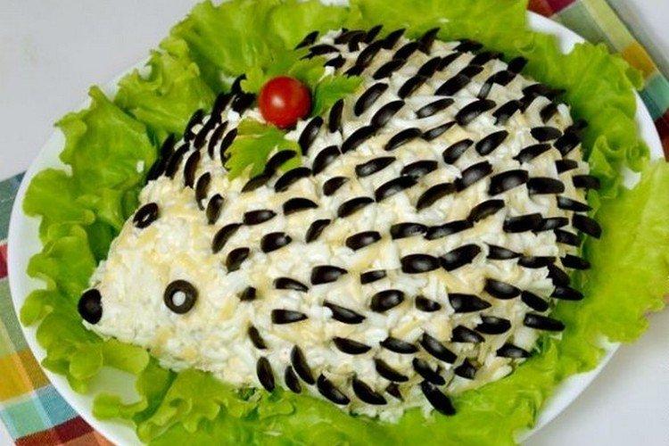 Салат с зеленым горошком и оливками