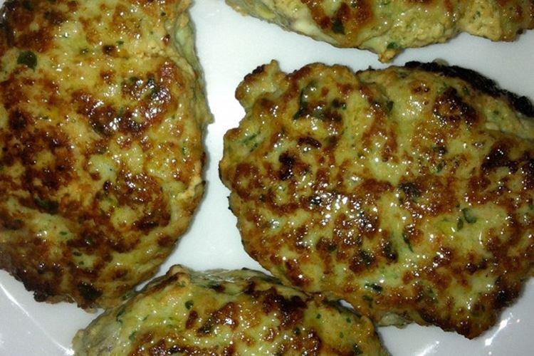 Зеленые котлеты из фарша индейки
