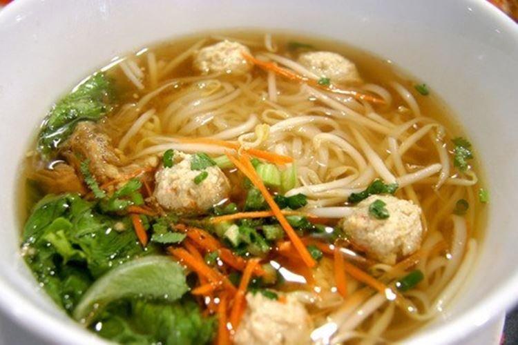 Суп с лапшой и фрикадельками