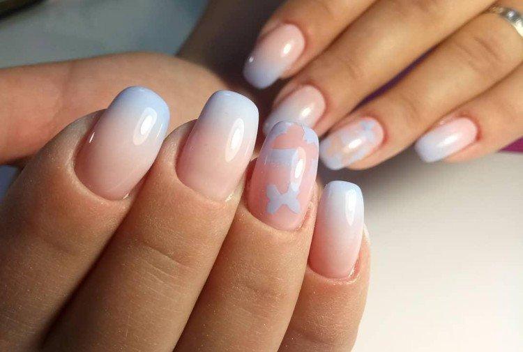 Бежевый маникюр с аэрографией