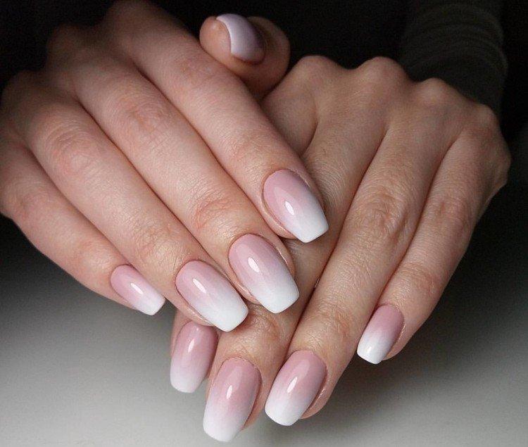 Бежевый маникюр с аэрографией