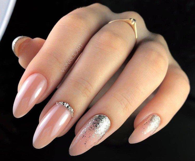 Бежевый маникюр - фото и идеи