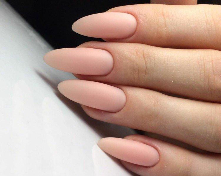 Бежевый матовый маникюр