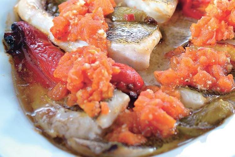 Судак со сладким перцем