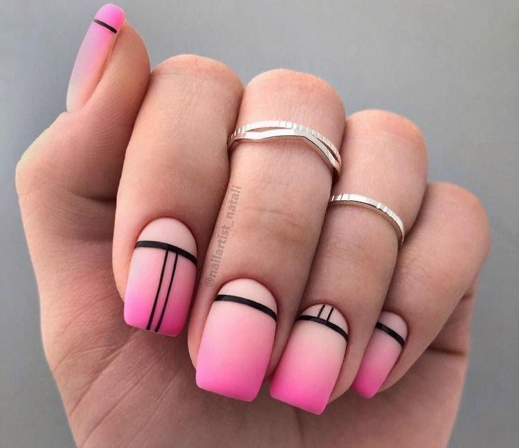 Матовый розовый маникюр