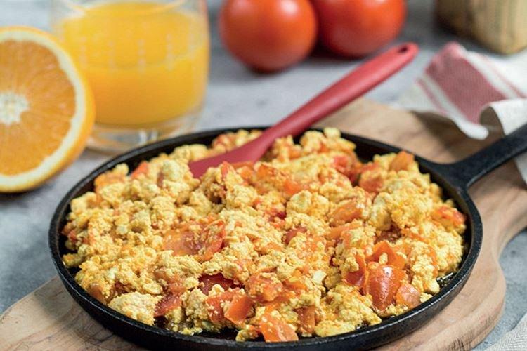 Тофу с томатами