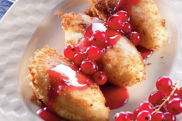 Ньокки из манки в ягодном соусе