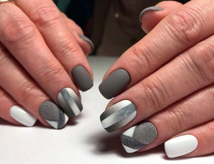 Белый маникюр с серым