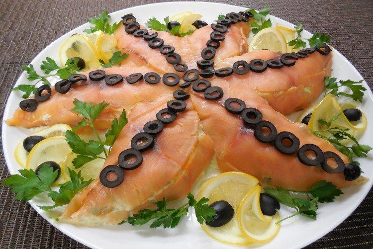 Салат «Морская звезда» с креветками и форелью