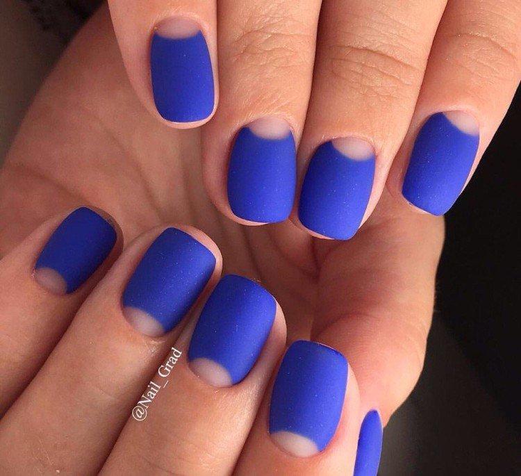 Синий френч и лунный маникюр