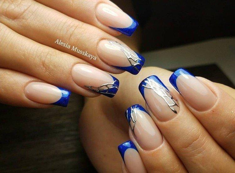 Синий френч и лунный маникюр