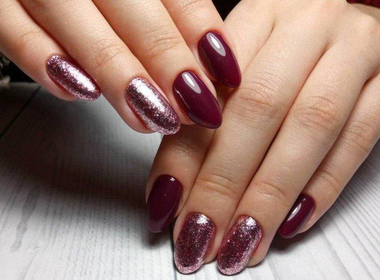 Бордовый маникюр с блестками