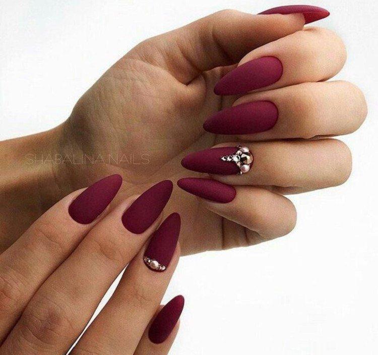 Бордовый маникюр - фото и идеи