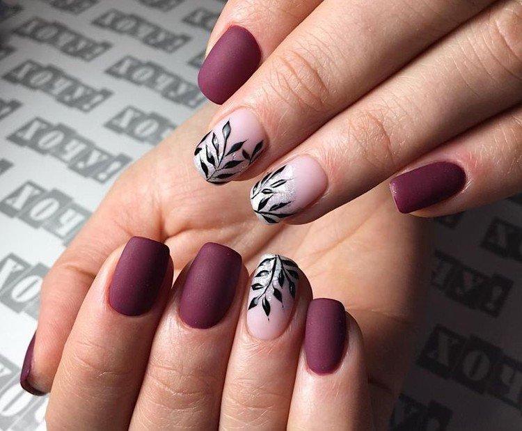 Матовый маникюр с рисунками