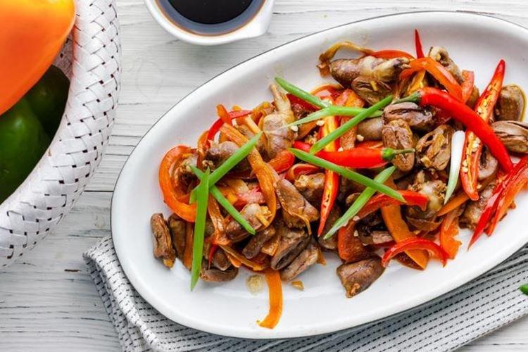 Острые куриные сердечки с перцем