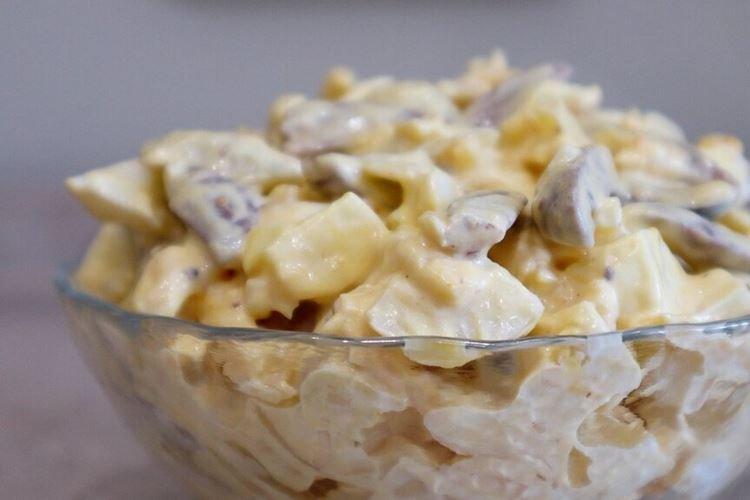 Салат из куриных сердечек и сыра