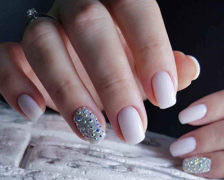 Молочный маникюр - фото и идеи