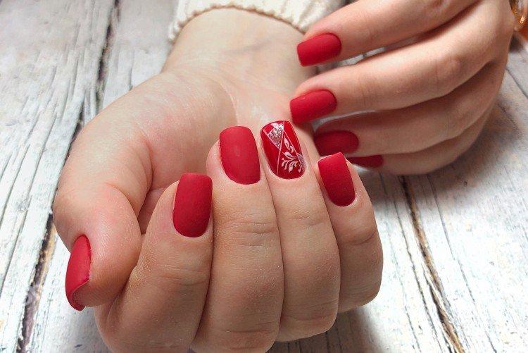 Маникюр на квадратные ногти 2021 - фото и идеи