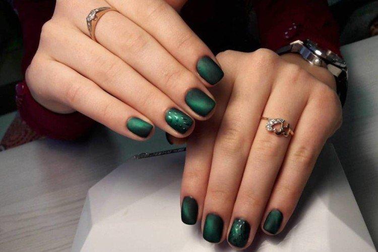 Цветной маникюр на квадратные ногти