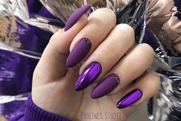 Фиолетовый маникюр с втиркой