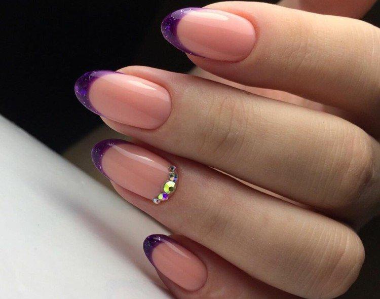 Фиолетовый французский маникюр