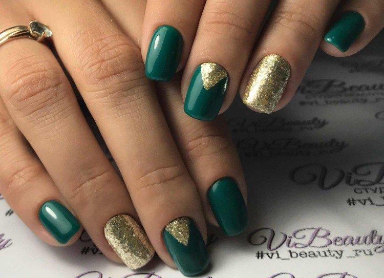 Зеленый лунный маникюр