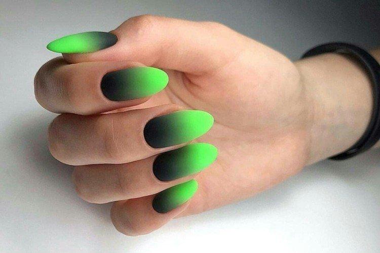 Черно-зеленый маникюр