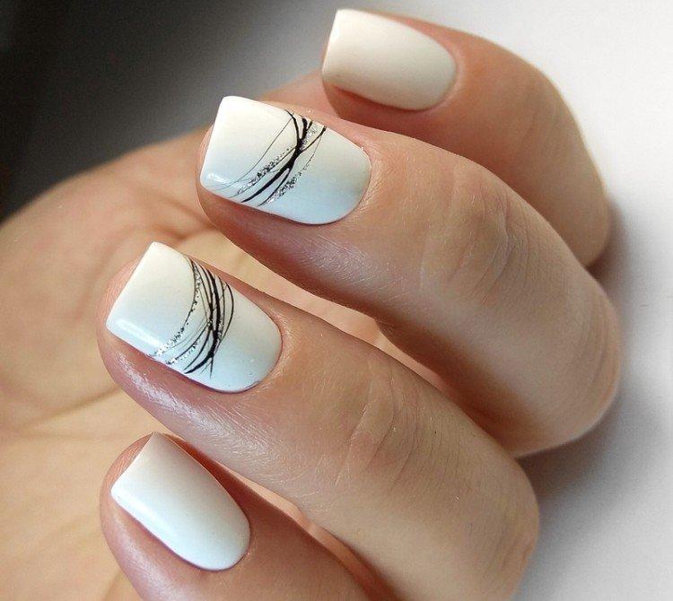 Белый и молочный маникюр
