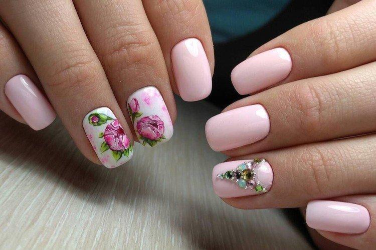 Светлый маникюр - фото и идеи