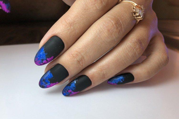 Контрастный маникюр гель-лаком