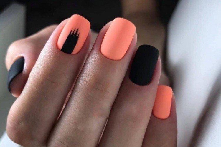 Мазки на ногтях