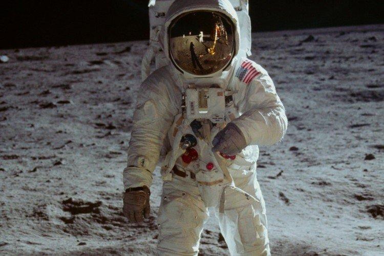 Аполлон 11 (2019)