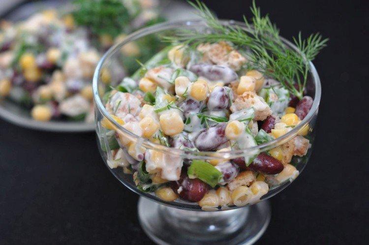 Салат из консервированной фасоли