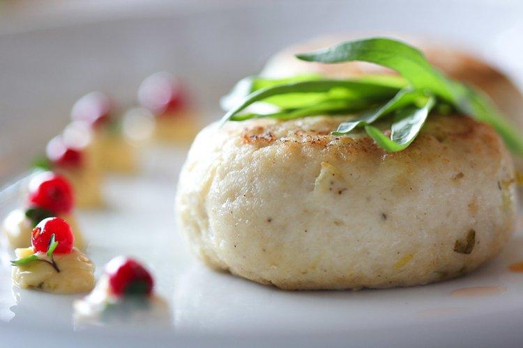 Котлеты из трески с квашеной капустой