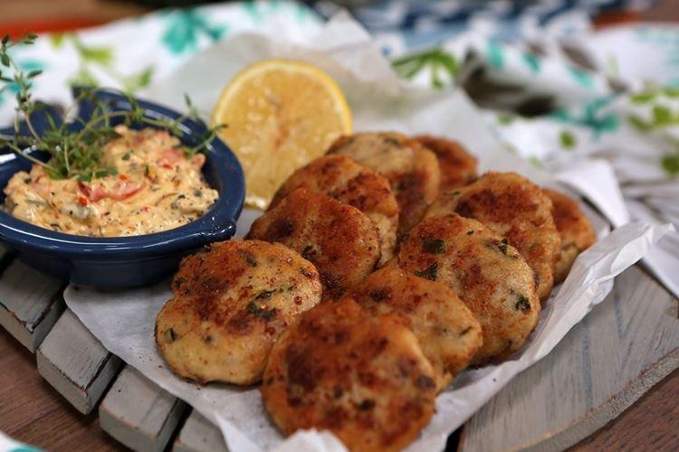 Рыбные котлеты из трески с грибами