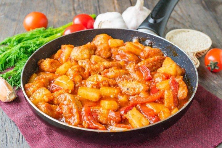 Тушеные овощи с ананасами