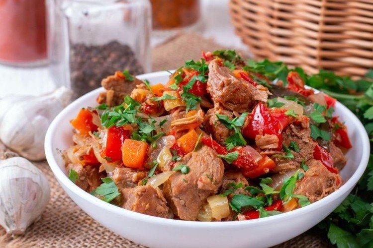 Тушеные овощи с мясом