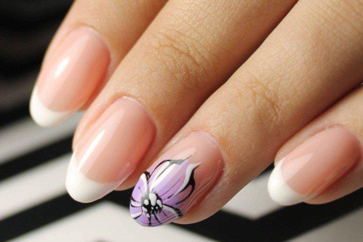 Весенний французский маникюр