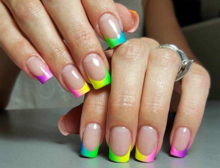 Весенний французский маникюр