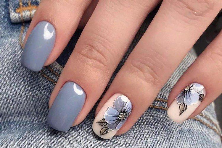 Серый маникюр