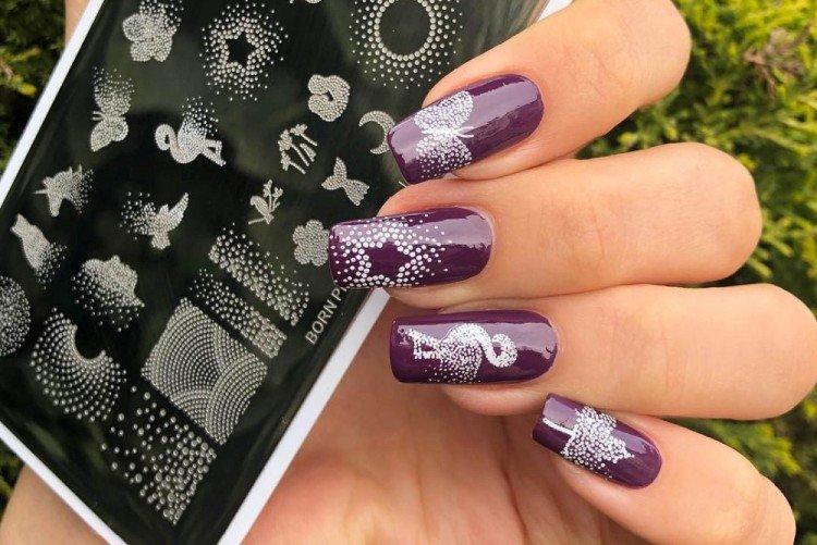 Маникюр со стемпингом