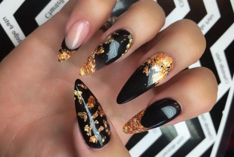 Маникюр с фольгой на длинные ногти